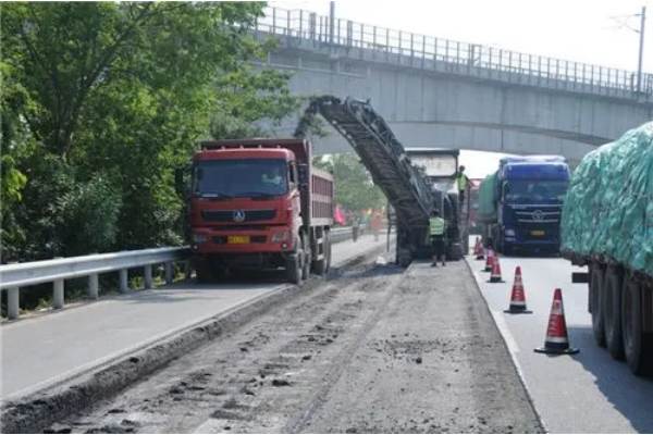 A brief introduction to the milling and planing construction technology of the original highway road surface_2